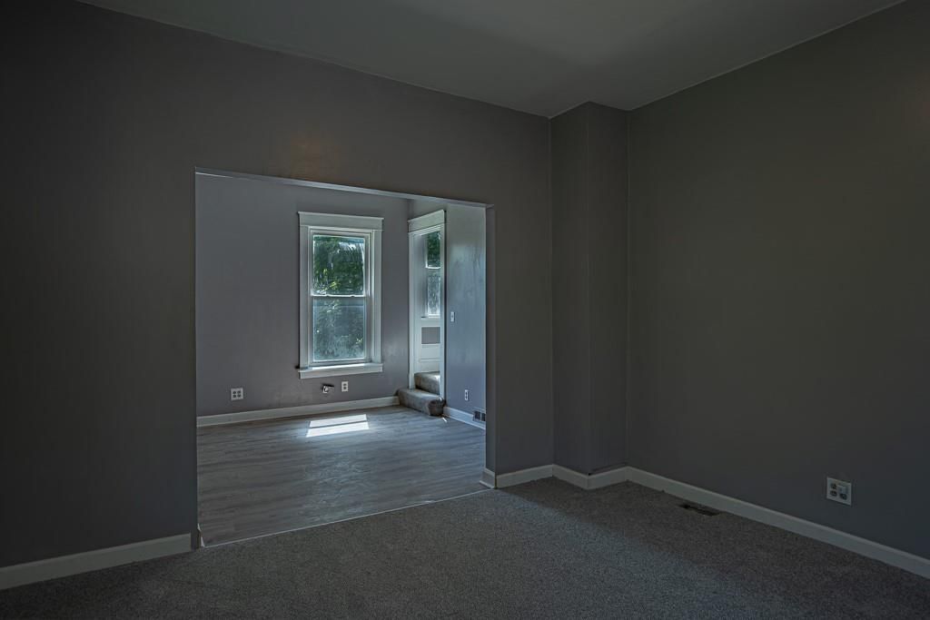 2203 E 37 Street — photo 16