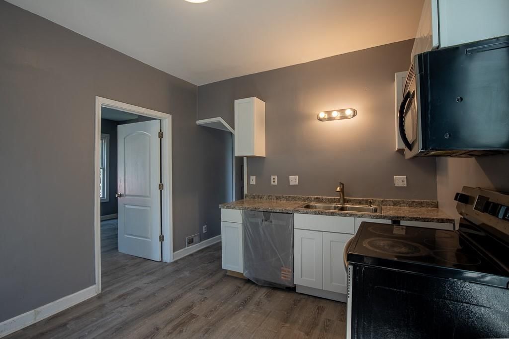 2203 E 37 Street — photo 19