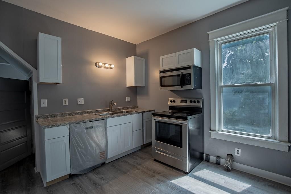 2203 E 37 Street — photo 20