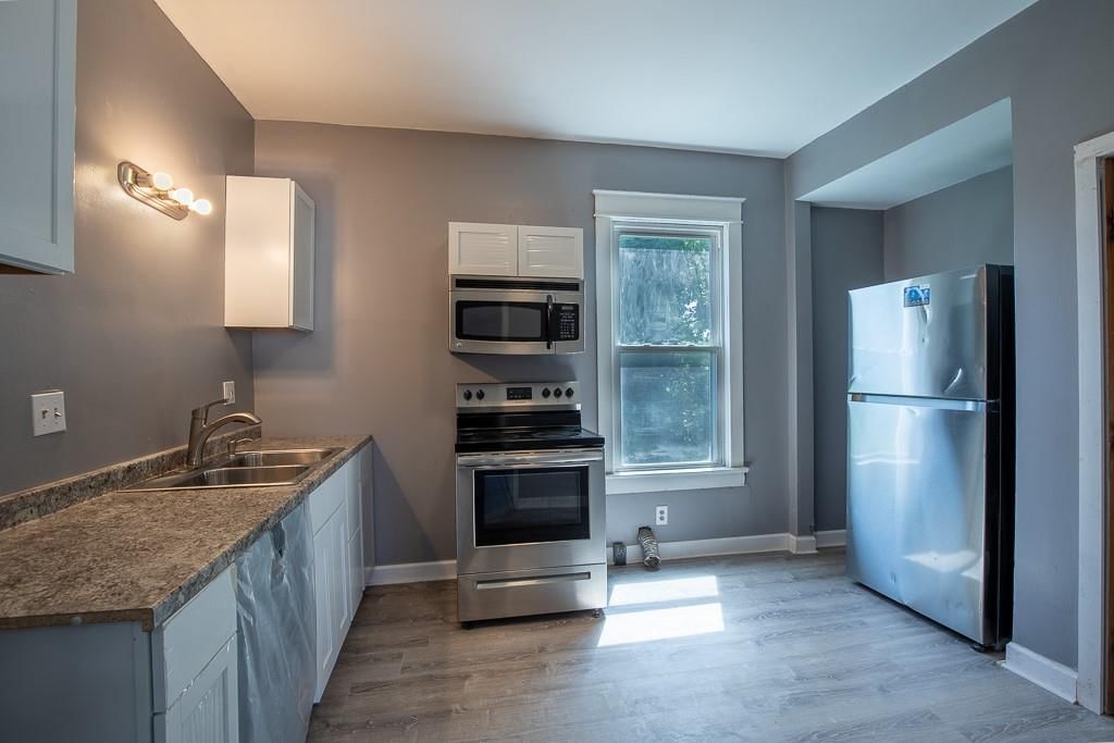 2203 E 37 Street — photo 24
