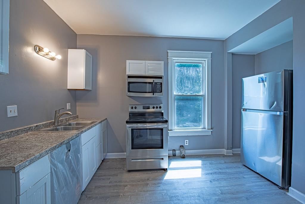 2203 E 37 Street — photo 25
