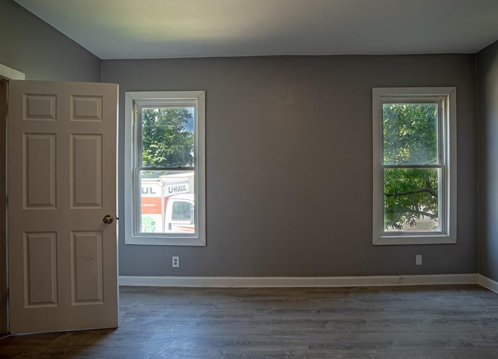 2203 E 37 Street — photo 27