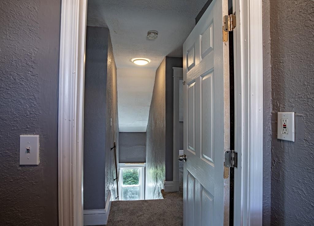 2203 E 37 Street — photo 34