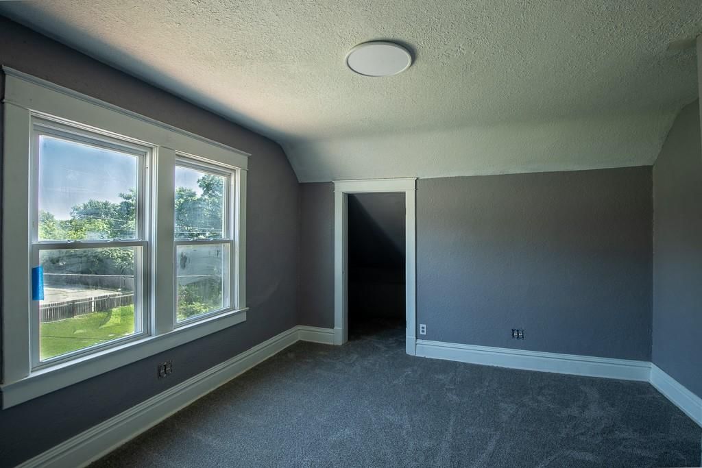 2203 E 37 Street — photo 36