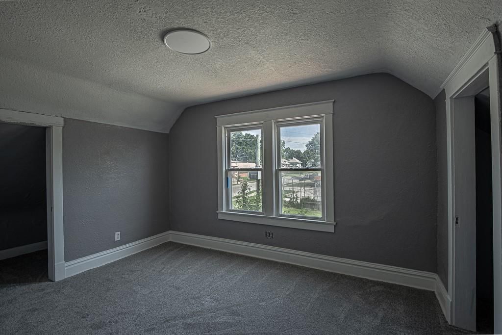 2203 E 37 Street — photo 38