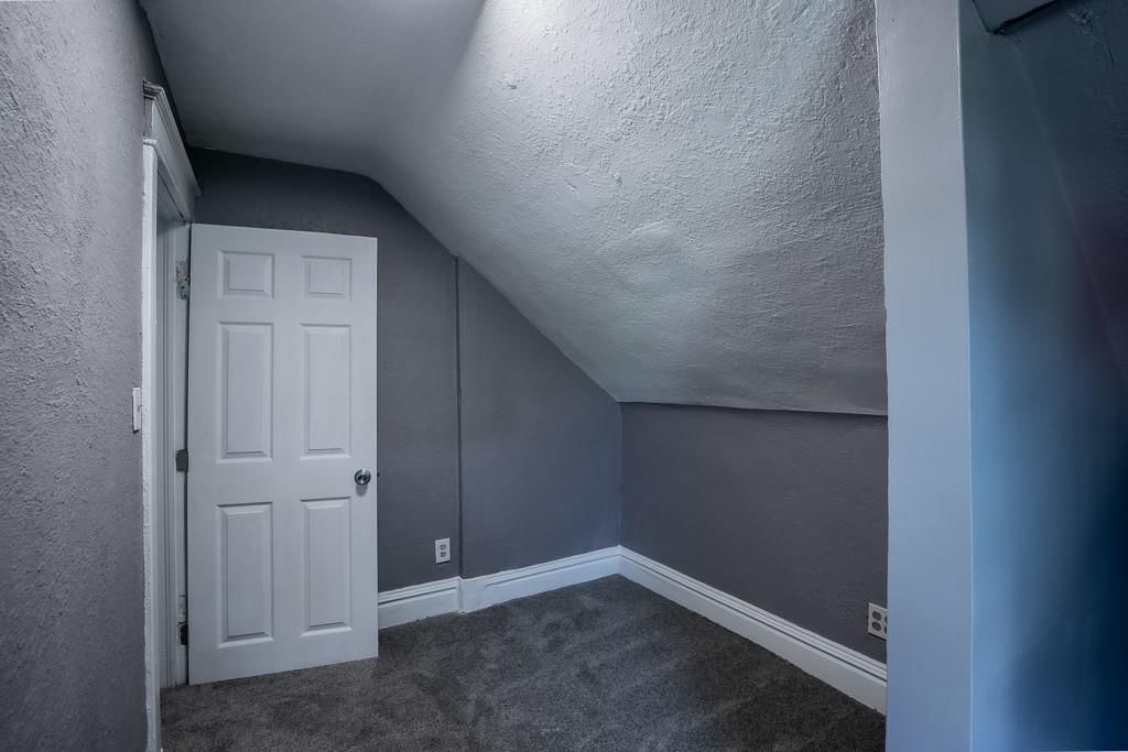2203 E 37 Street — photo 41
