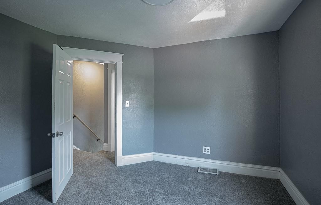 2203 E 37 Street — photo 46