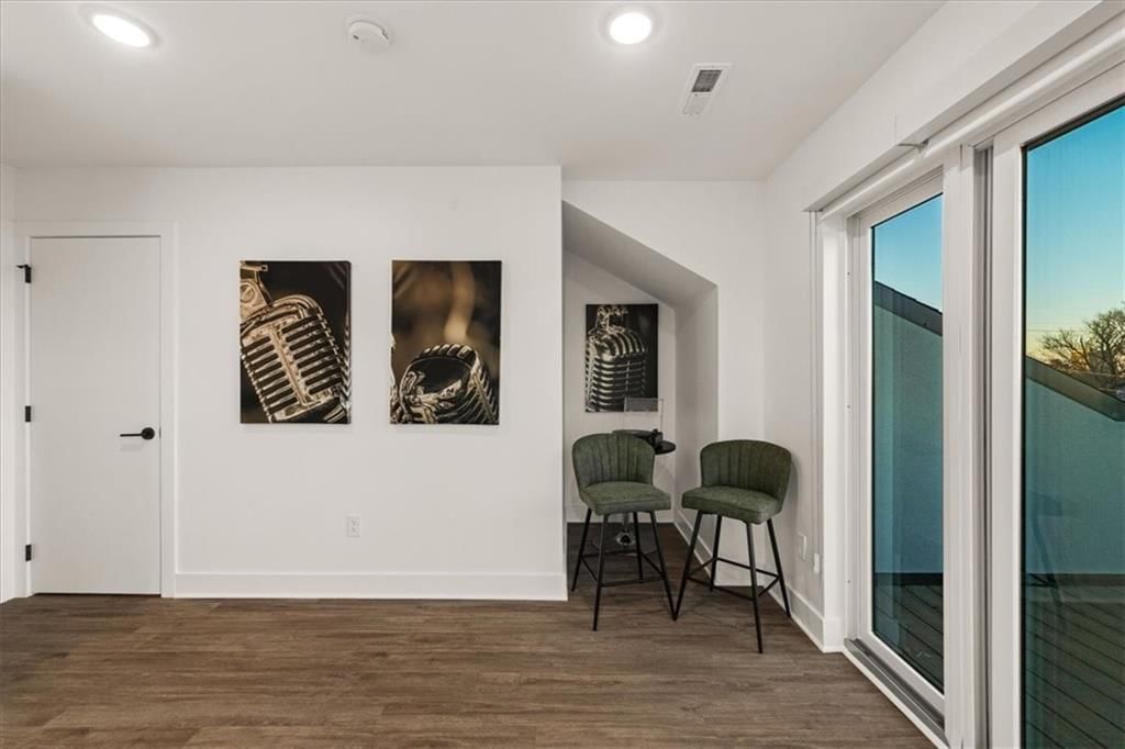 1213 E 29th Street — photo 17