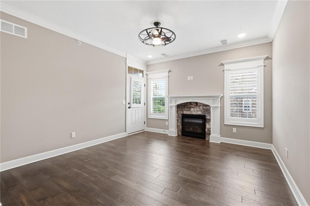 15919 Fontana Street — photo 6