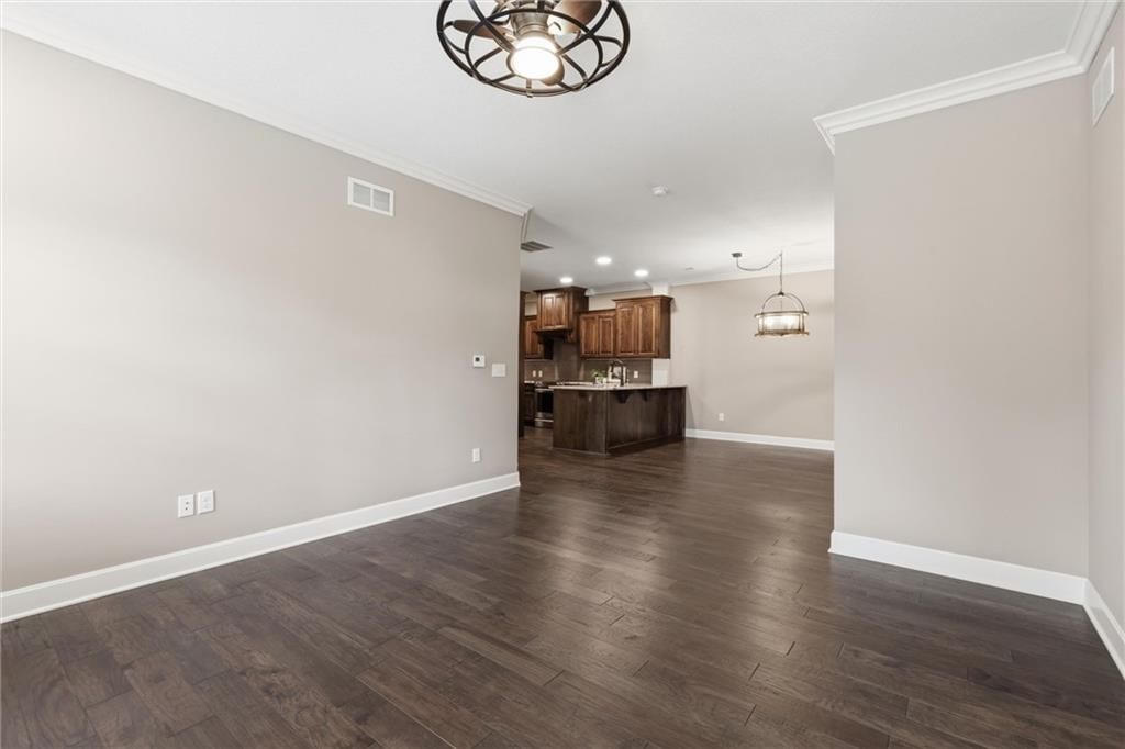 15919 Fontana Street — photo 8