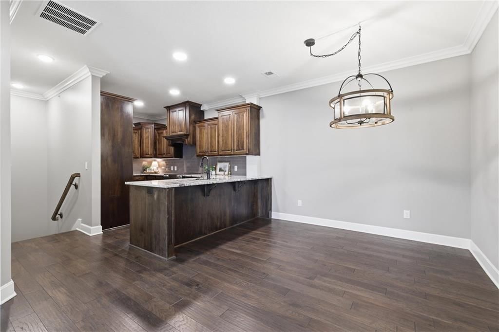 15919 Fontana Street — photo 9