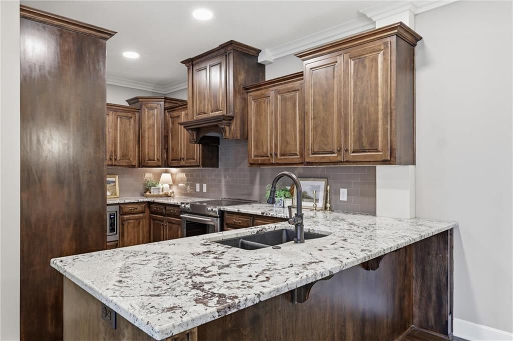 15919 Fontana Street — photo 10