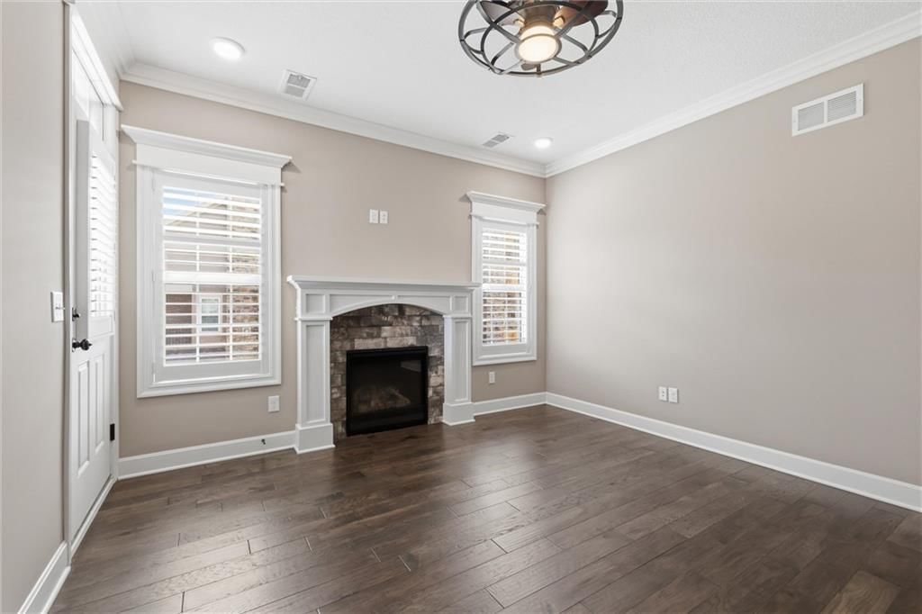 15919 Fontana Street — photo 16