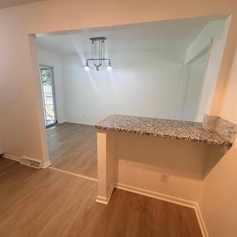 709 Elm Street — photo 8