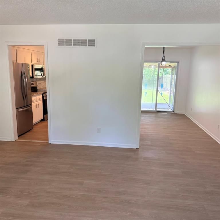 709 Elm Street — photo 10