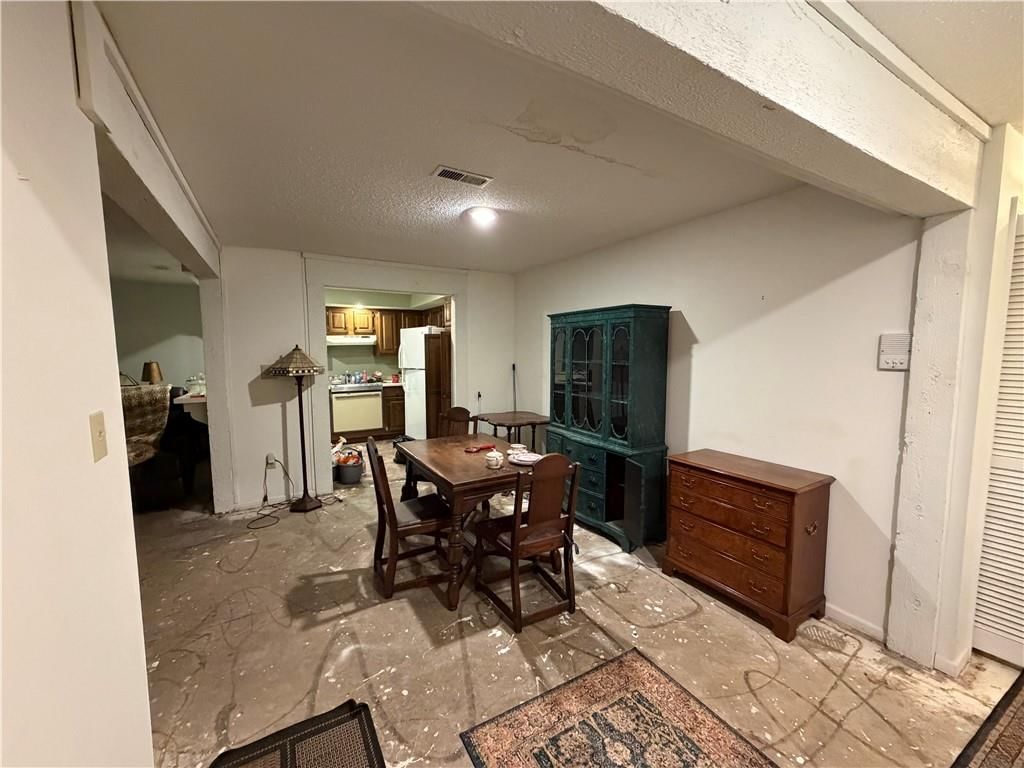 10704 Glenwood Street — photo 5