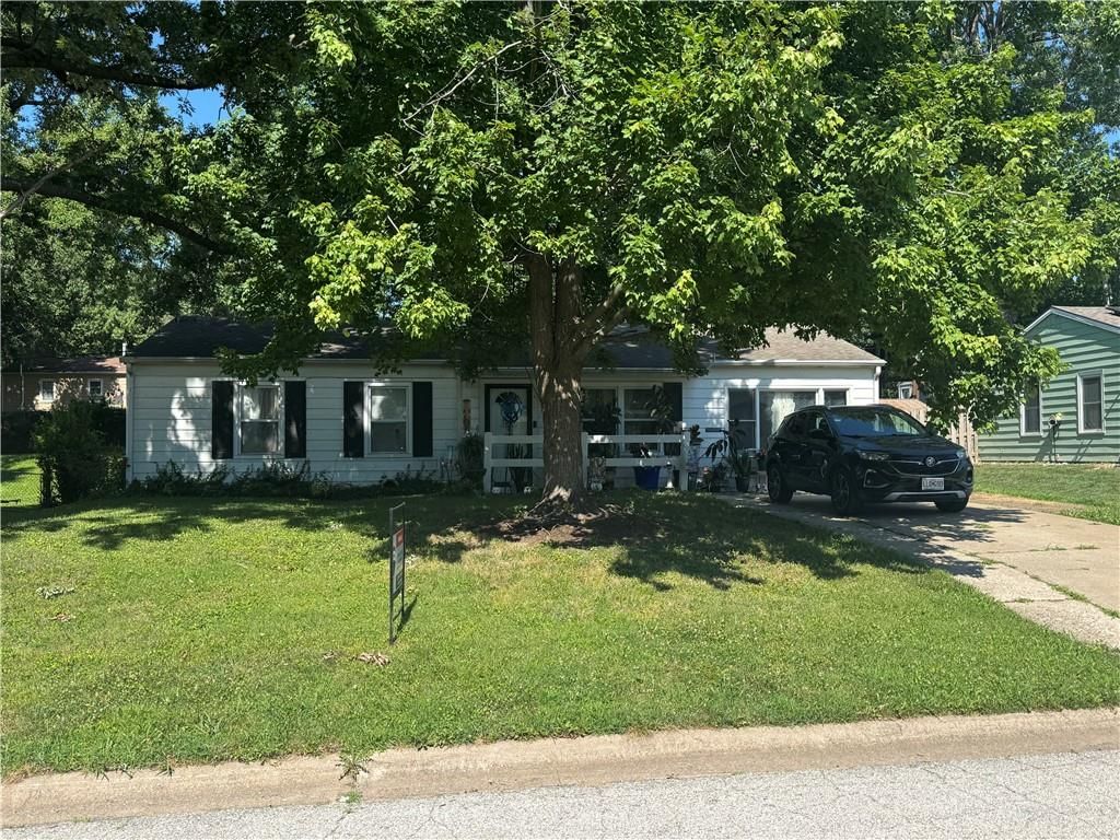 1304 N Indian Lane — photo 1
