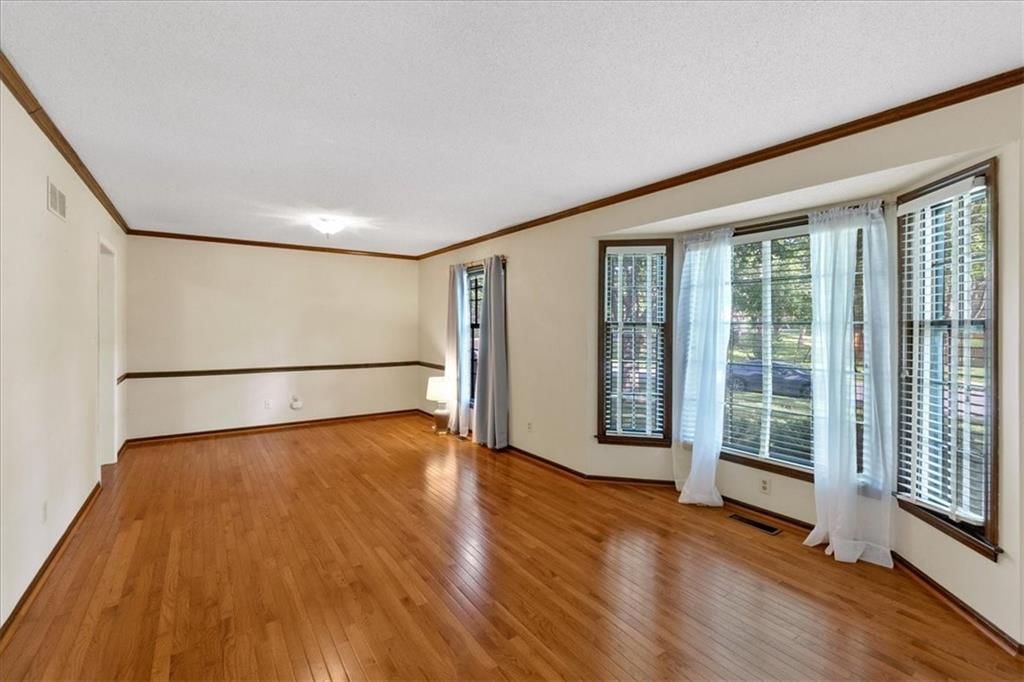 10215 W 101st Street — photo 8