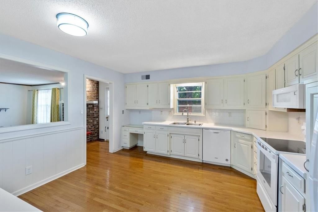 10215 W 101st Street — photo 10