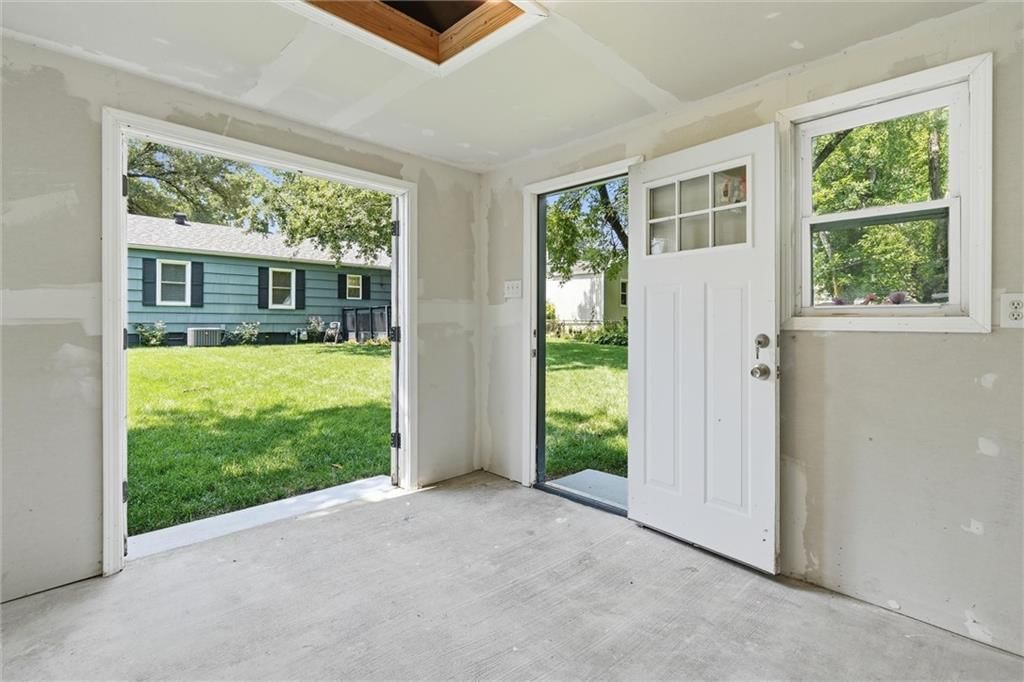 7339 Nall Avenue — photo 28