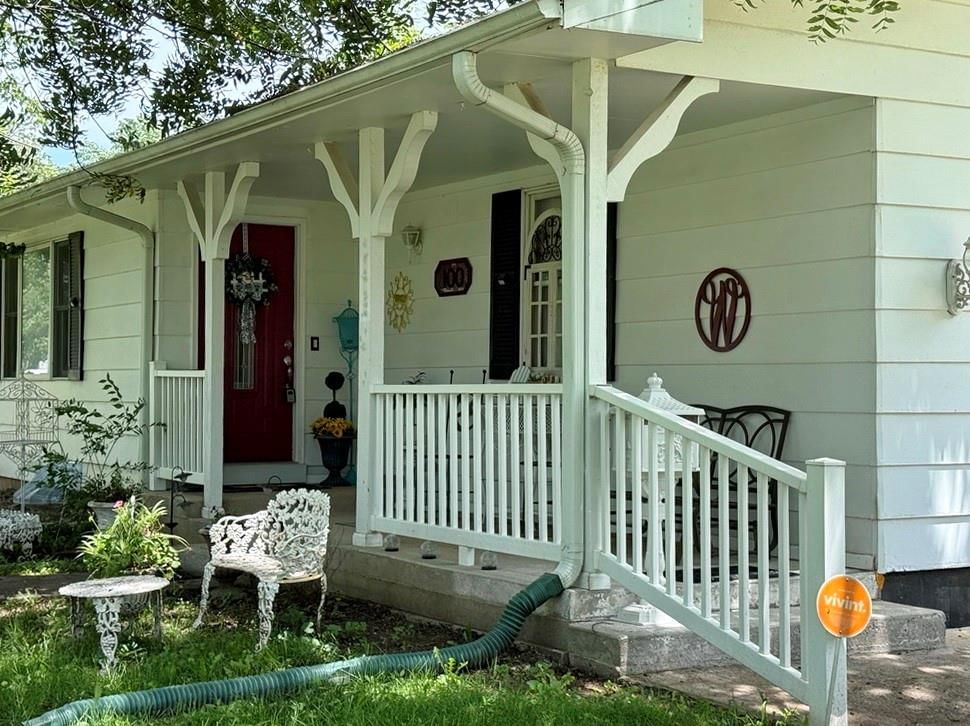 100 N Hickory Street — photo 3