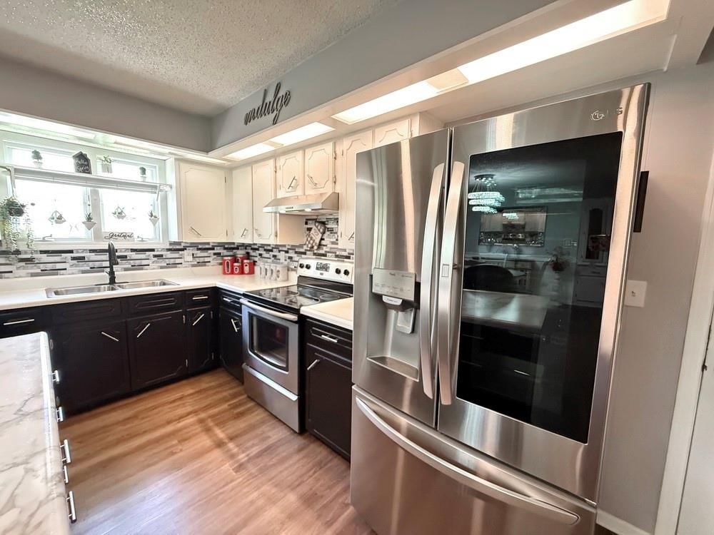 100 N Hickory Street — photo 10