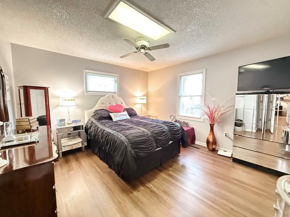 100 N Hickory Street — photo 24