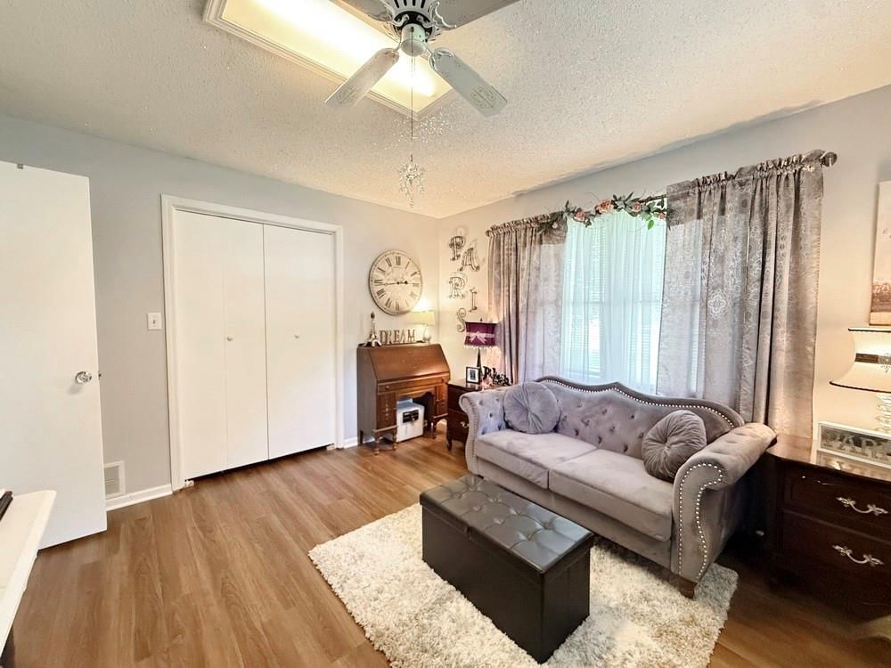 100 N Hickory Street — photo 30