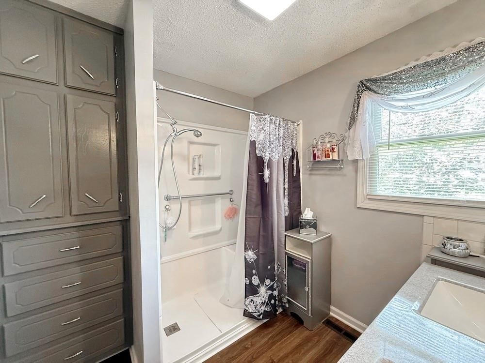 100 N Hickory Street — photo 32