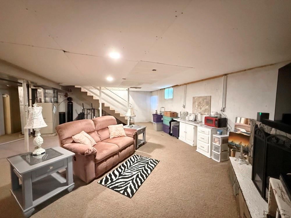 100 N Hickory Street — photo 36