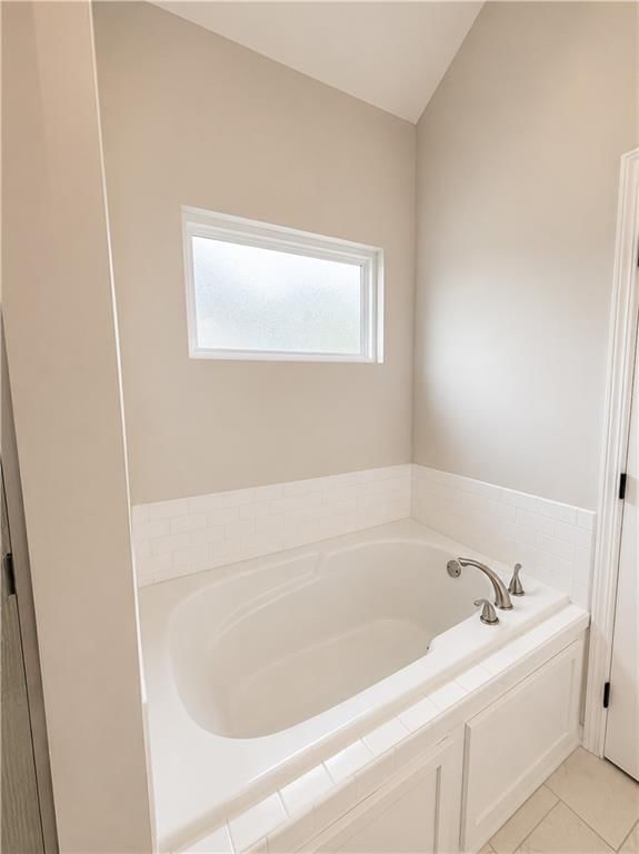 610 E 11th Street — photo 30