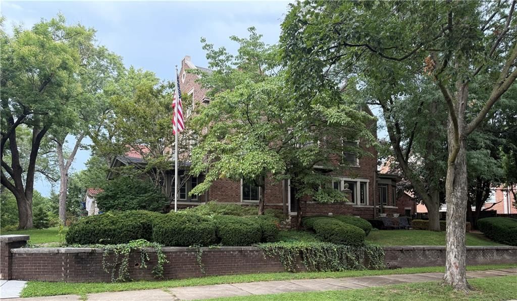 3681 Madison Avenue — photo 2
