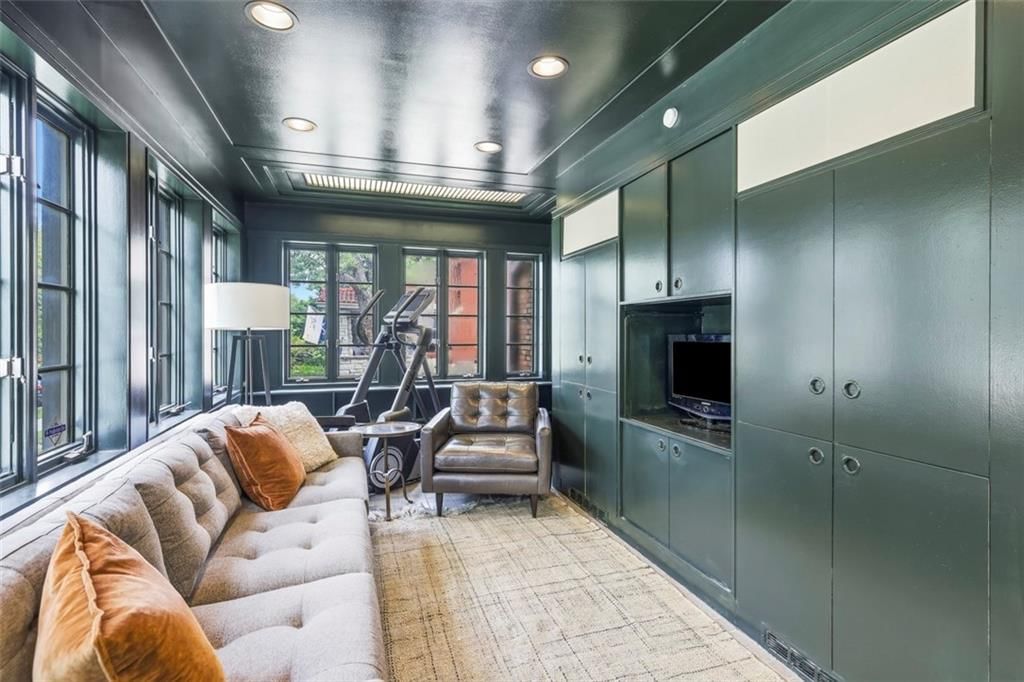 3681 Madison Avenue — photo 18