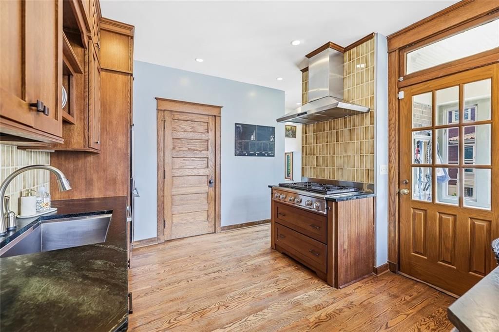 3681 Madison Avenue — photo 25