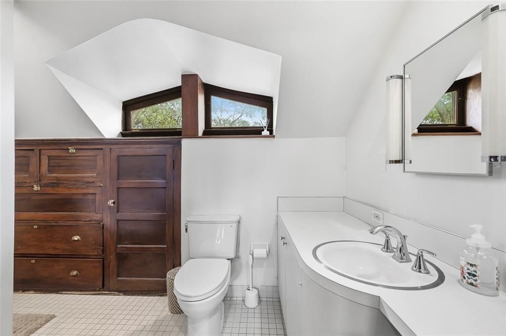 3681 Madison Avenue — photo 48