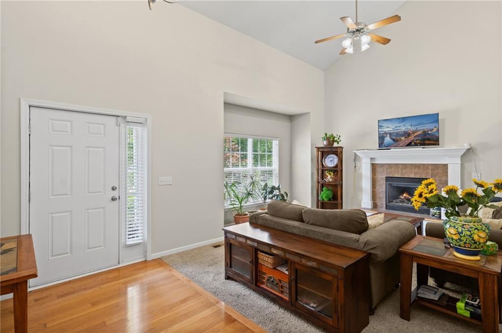 10201 N Willow Avenue — photo 9