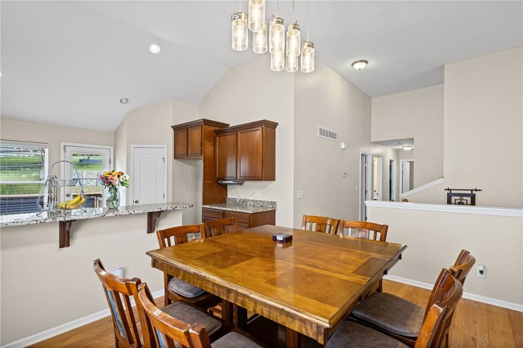 10201 N Willow Avenue — photo 11