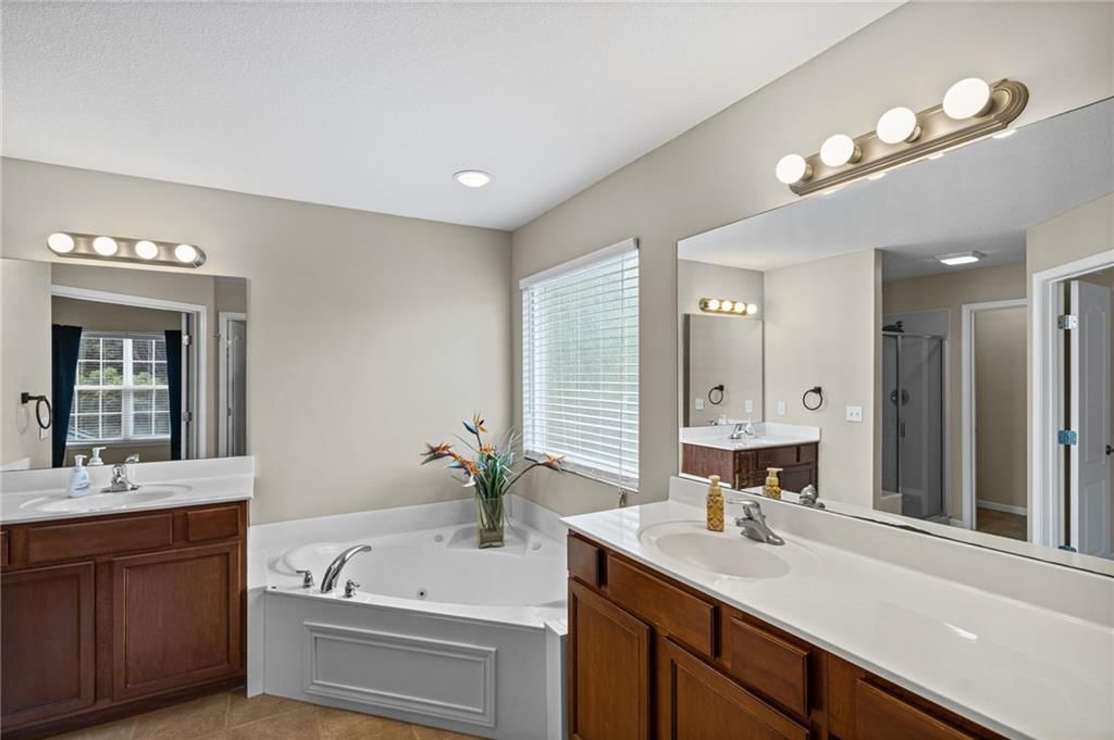 10201 N Willow Avenue — photo 19