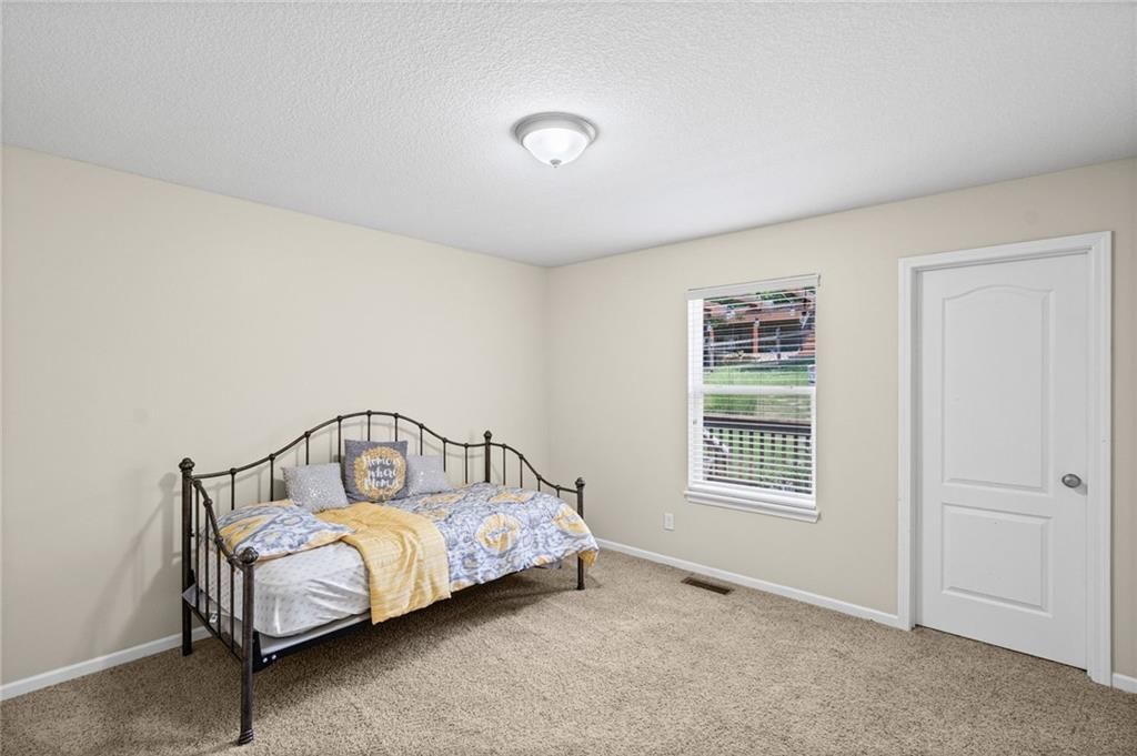 10201 N Willow Avenue — photo 23