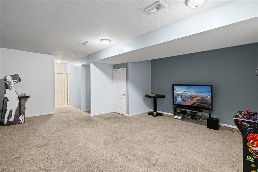 10201 N Willow Avenue — photo 33