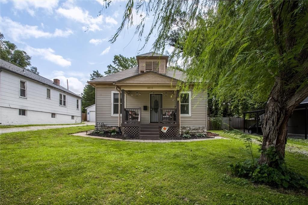 1833 S Hedges Avenue — photo 3