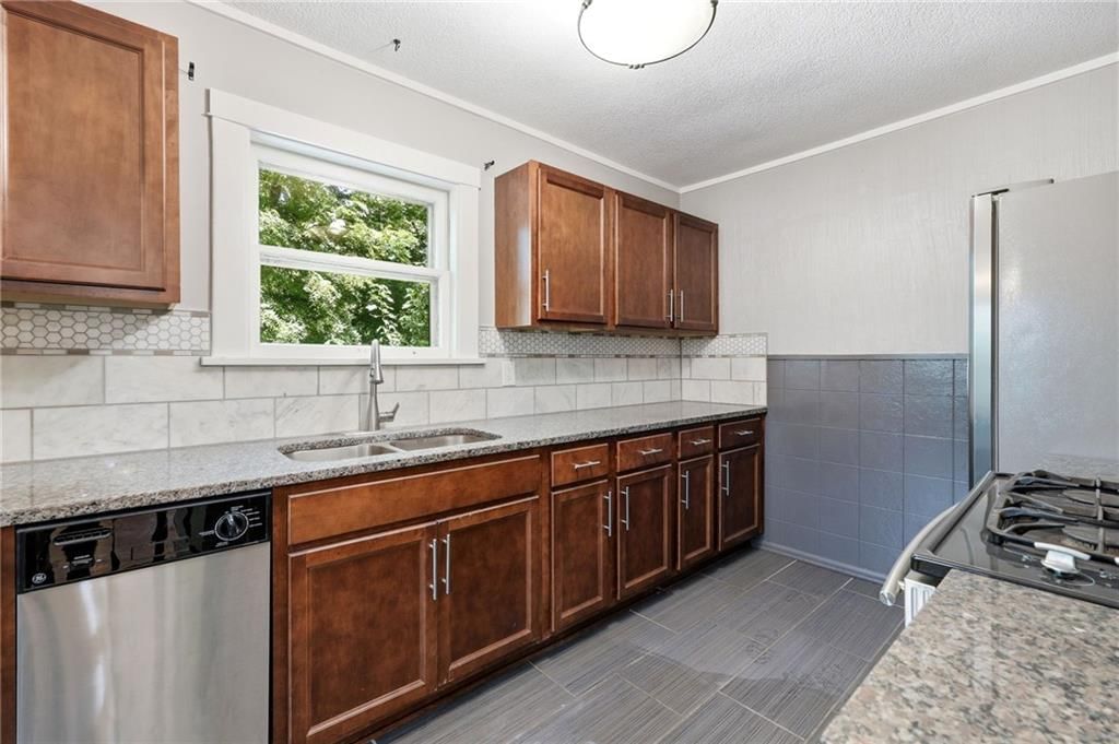 4434 Cambridge Street — photo 7