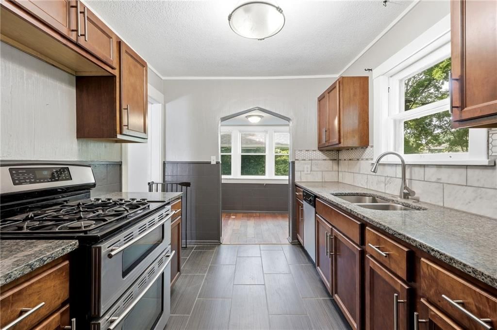 4434 Cambridge Street — photo 8