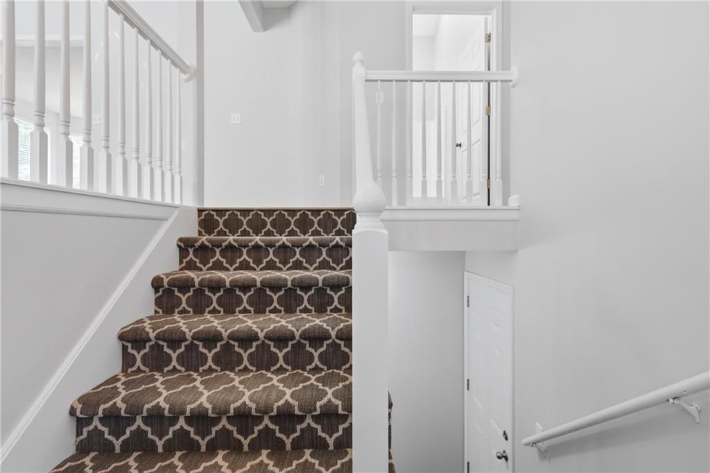 2358 NE Overbrook Drive — photo 2