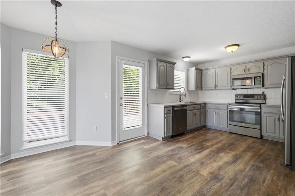 2358 NE Overbrook Drive — photo 6