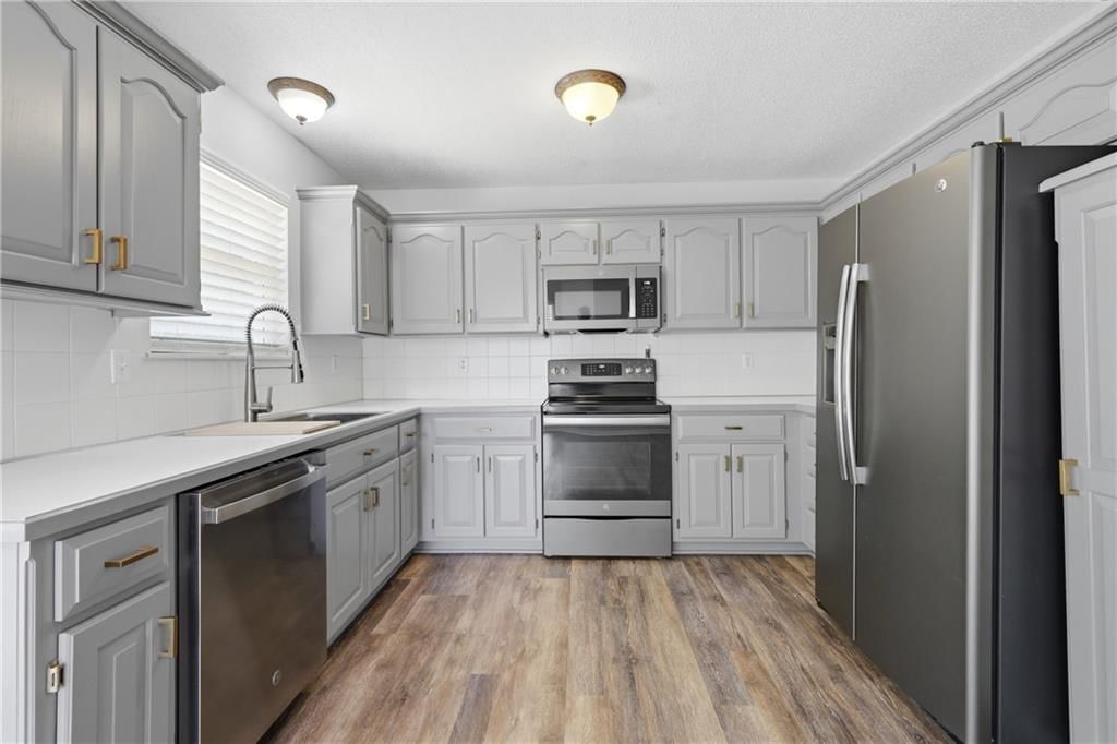 2358 NE Overbrook Drive — photo 7