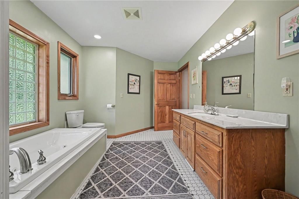 1066 Lake Viking Terrace — photo 21