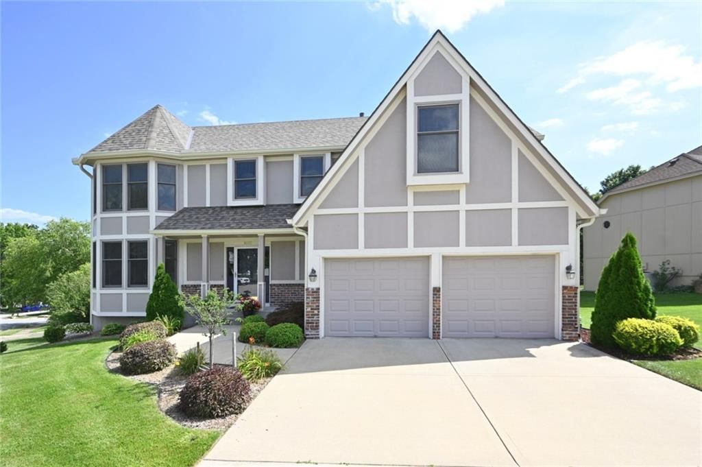 6100 N Cypress Avenue — photo 1