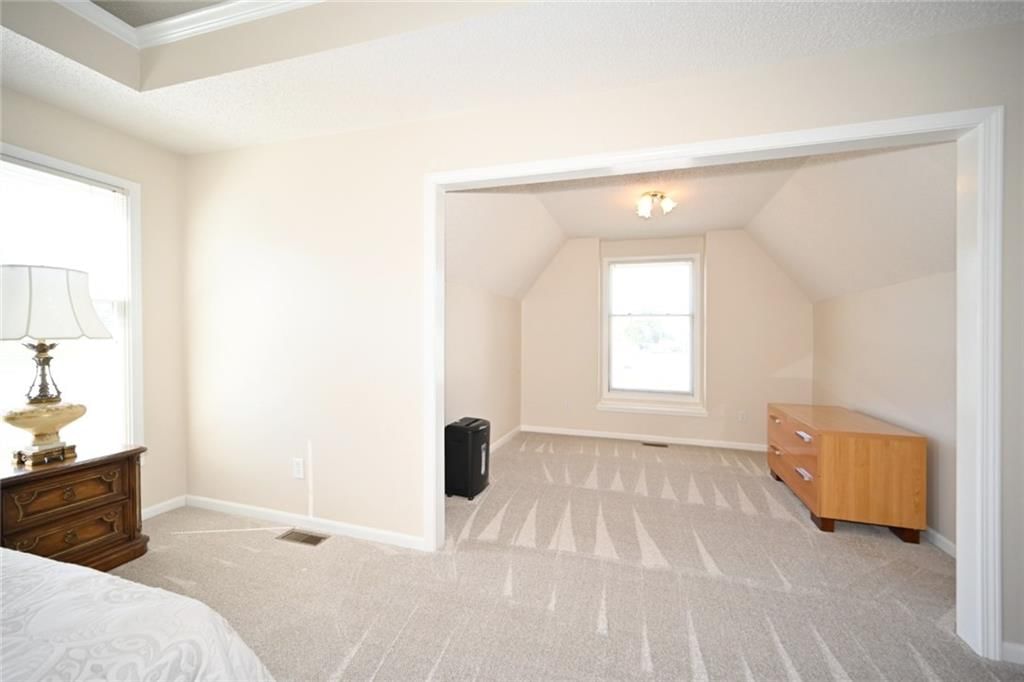 6100 N Cypress Avenue — photo 21