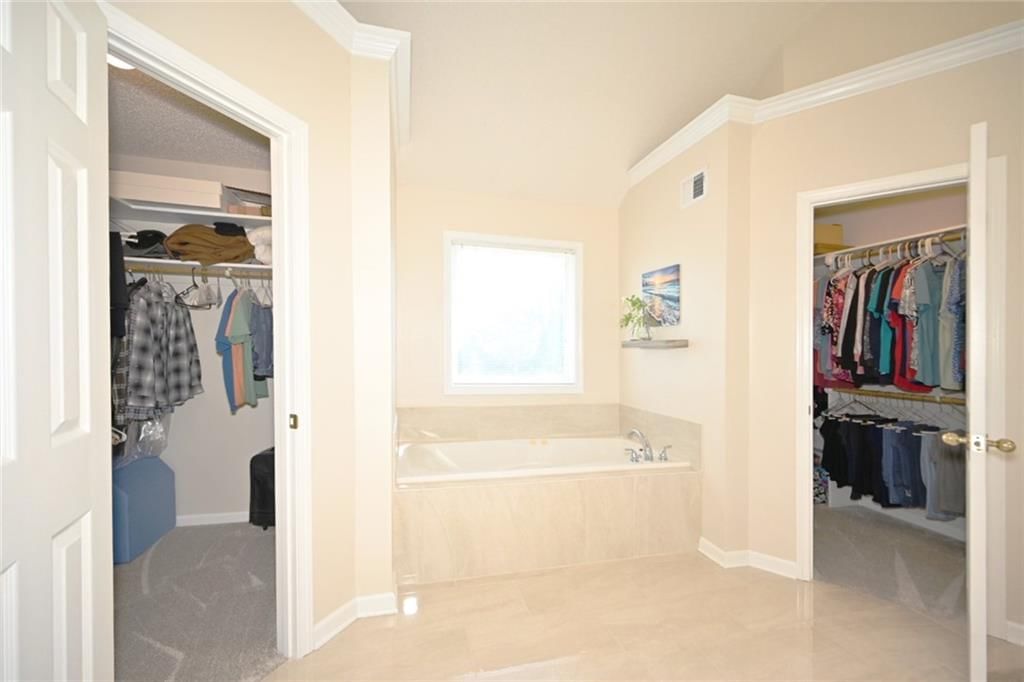 6100 N Cypress Avenue — photo 24
